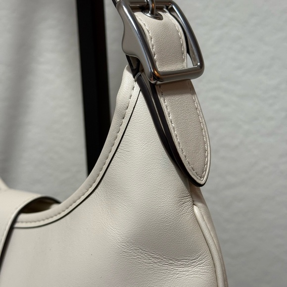 Coach Hamptons Shoulder Bag - Chalk with Silver Hardware - Picture 6 of 10